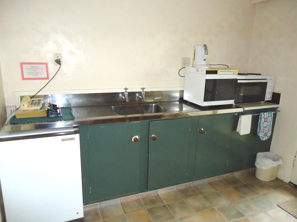 Park Lodge Motel Te Awamutu Room photo